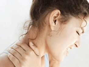болка во вратот со остеохондроза